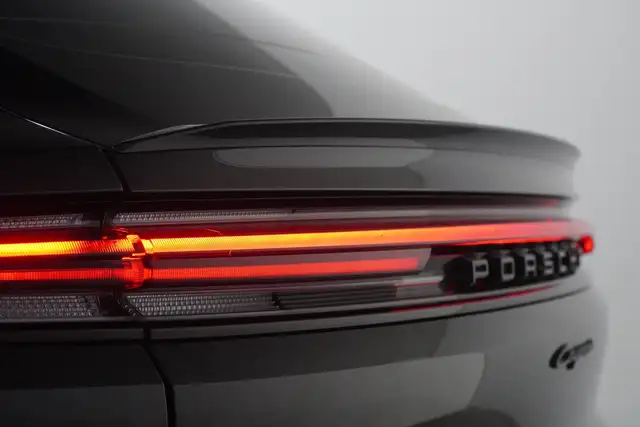 Porsche Cayenne view 7