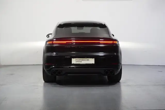 Porsche Cayenne view 3