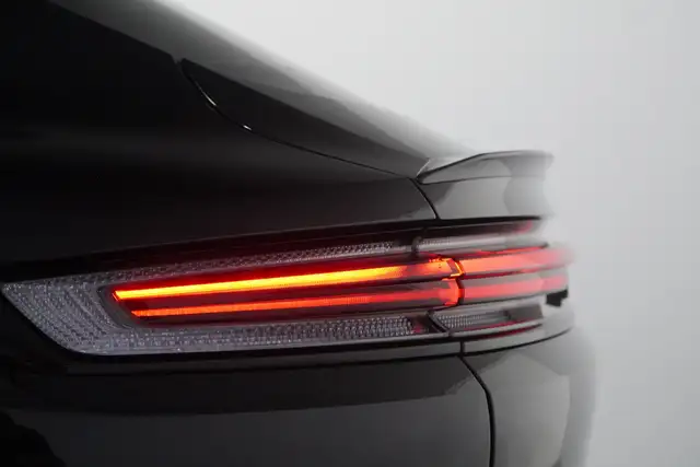 Porsche Cayenne view 5