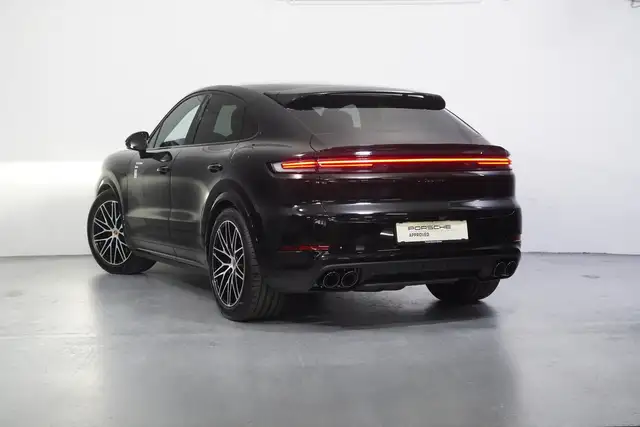 Porsche Cayenne view 4