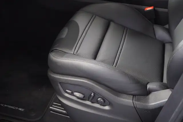Porsche Cayenne view 14