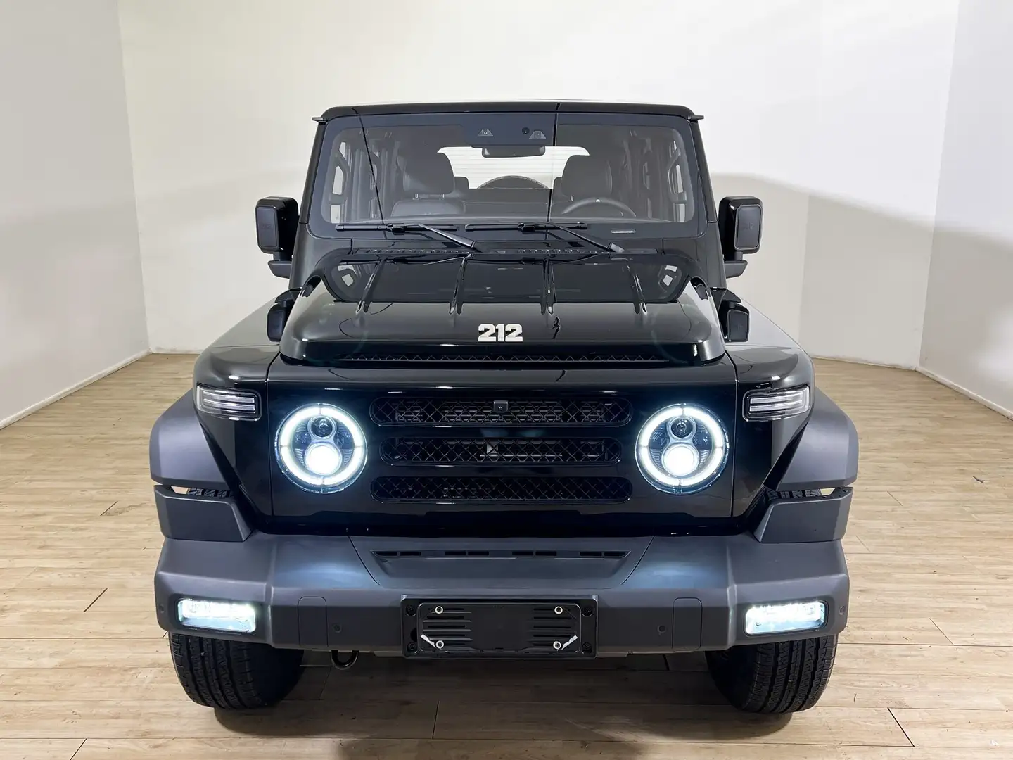 EMC 212 212 2.0 TGDI 8AT 4WD Adventurer Negro - 2