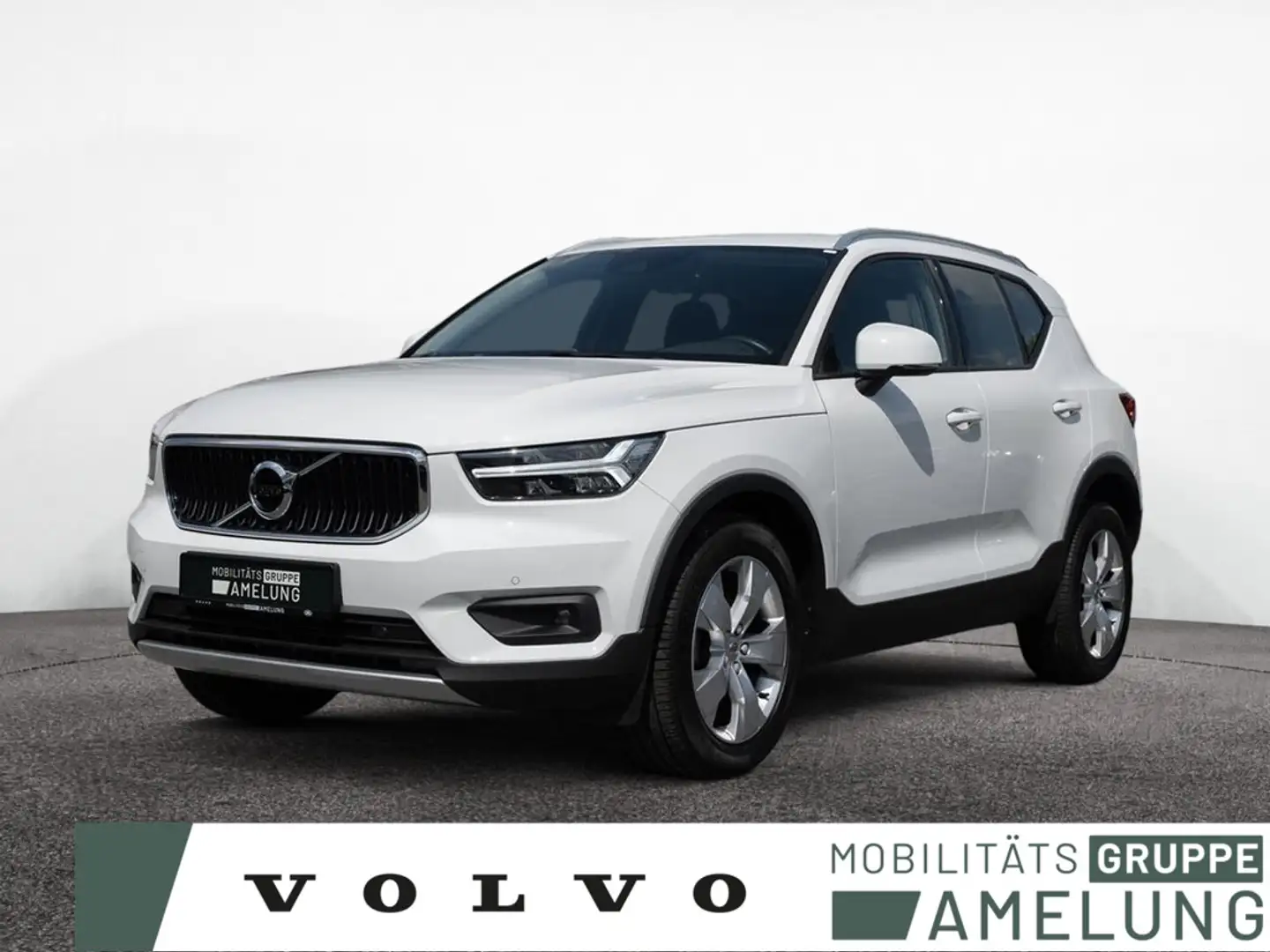 Volvo XC40 T3 Momentum Pro H/K NAVI W-LAN AHK LED Weiß - 1