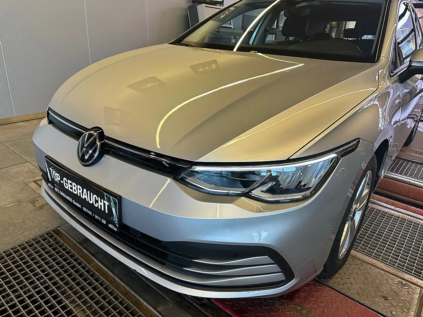 Volkswagen Golf R abbit 1,0 TSI Limousine*Sitz-Lenkrad-Heizung Plateado - 2