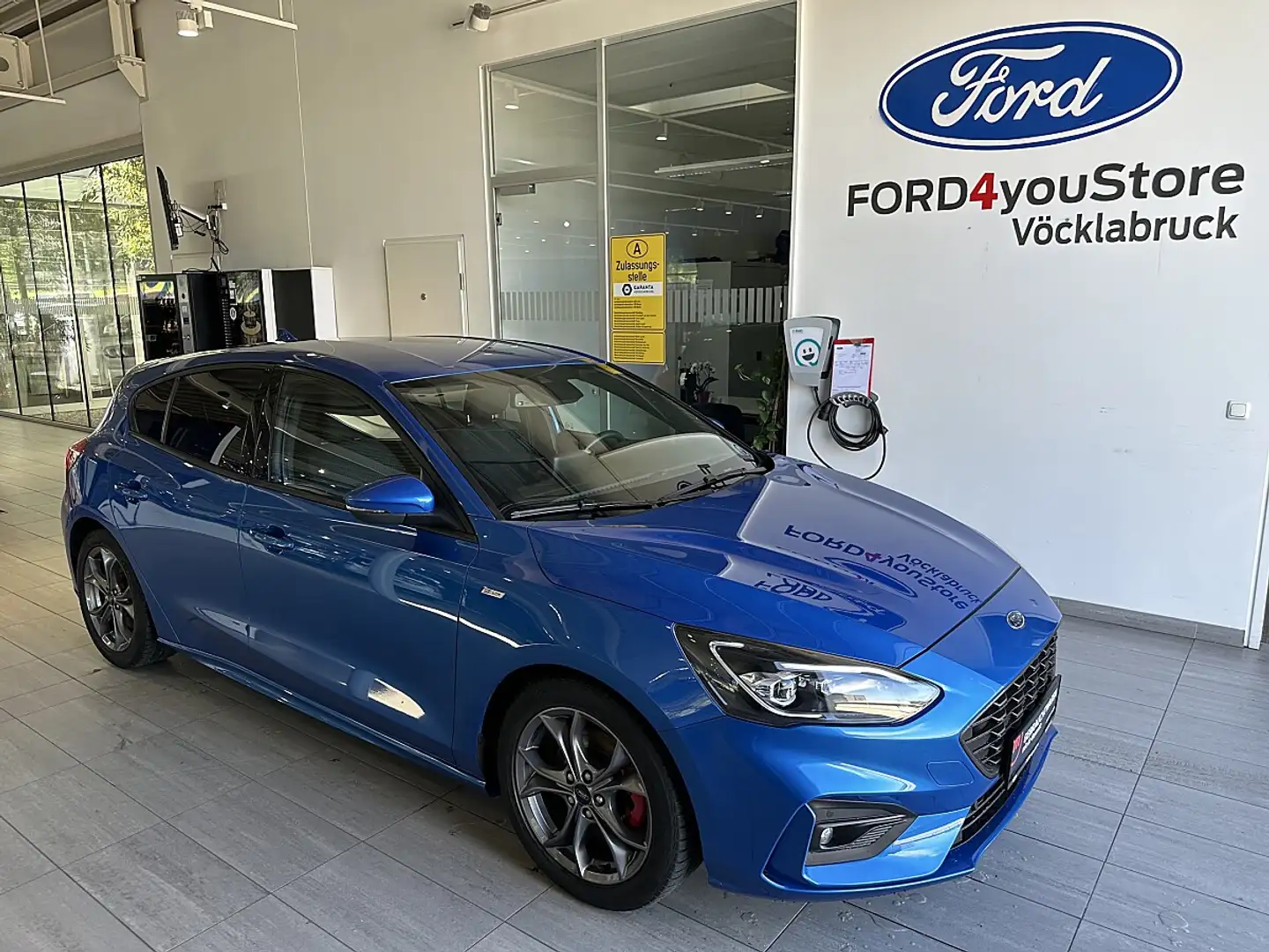 Ford Focus 2,0 EcoBlue SCR ST-Line X Blau - 1