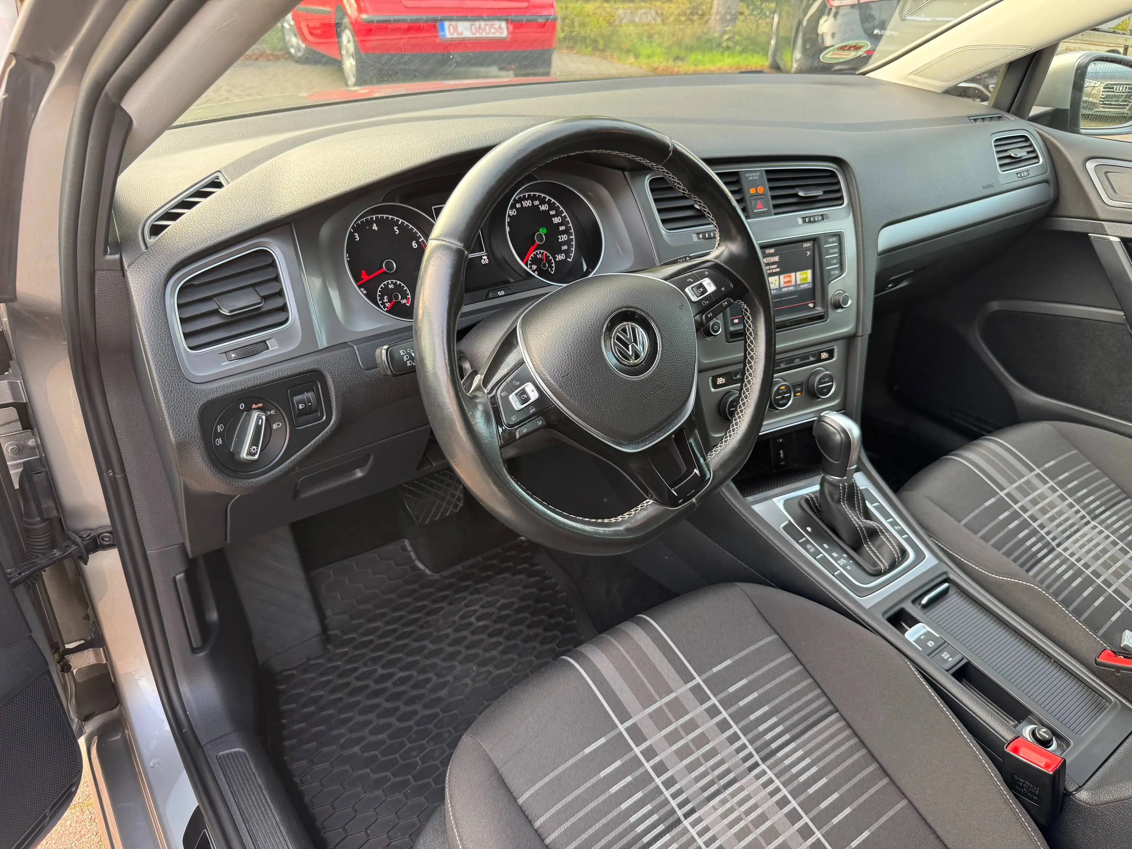 Volkswagen Golf Variant Lounge-DSG-R.Kamera-Shzg-AHK-PDC — photo 15
