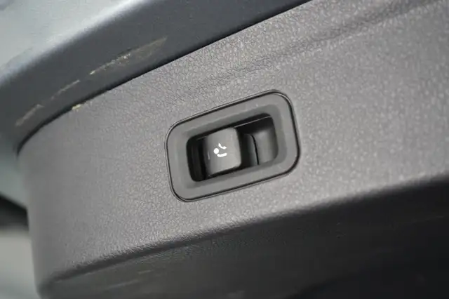 Mercedes-Benz Gle Class view 12