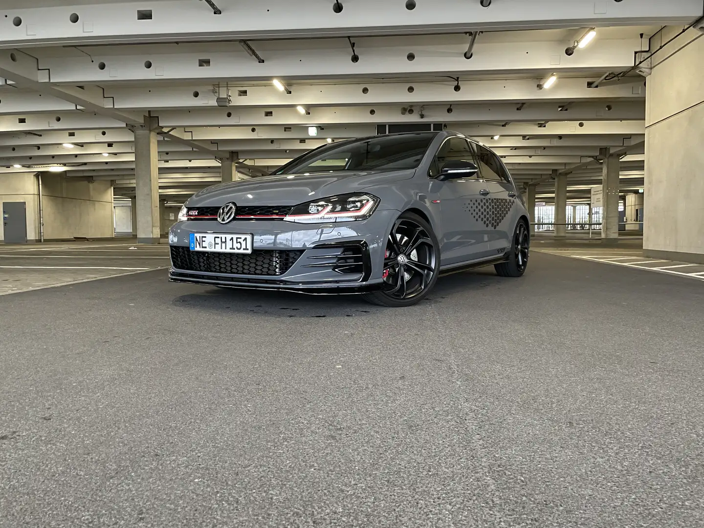 Volkswagen Golf GTI TCR 2.0 TSI OPF DSG Gri - 2