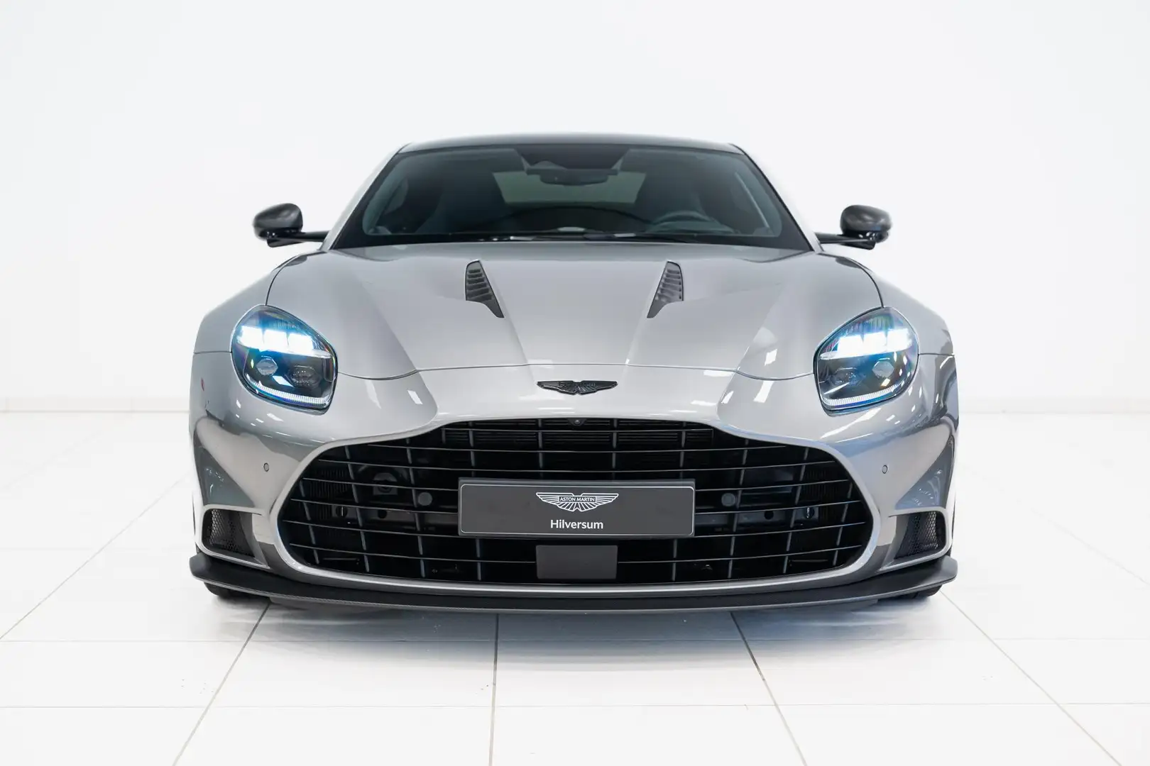 Aston Martin Vanquish Coupe | Full Options | 25MY Incl BPM | Schwarz - 2