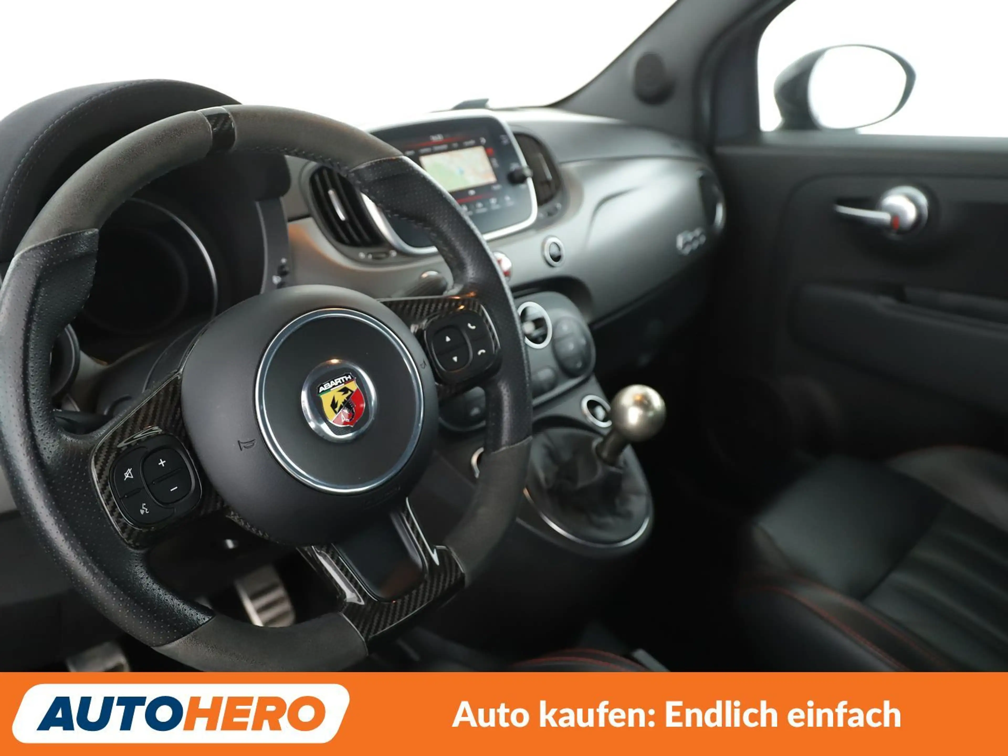 Abarth 695 1.4 Turbo XSR Yamaha Limited Edition *NAVI*PDC* — photo 11