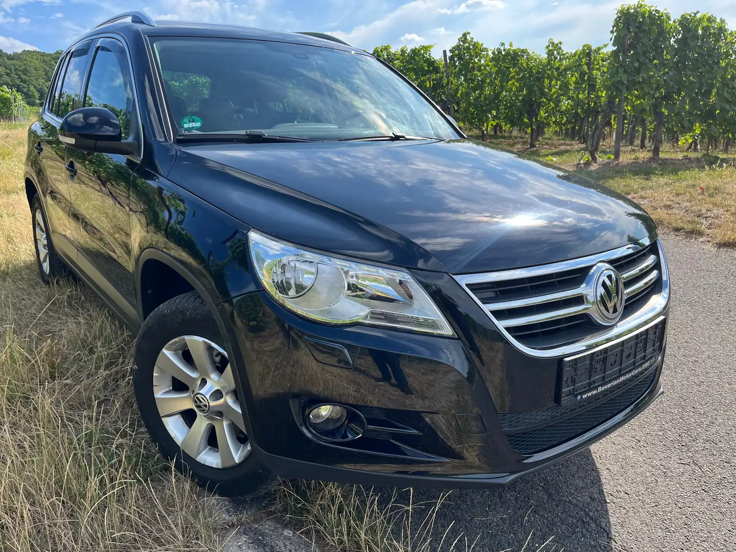 Volkswagen Tiguan Sport  **Klima*Tempomat*Alu*Leder** Zwart - 1