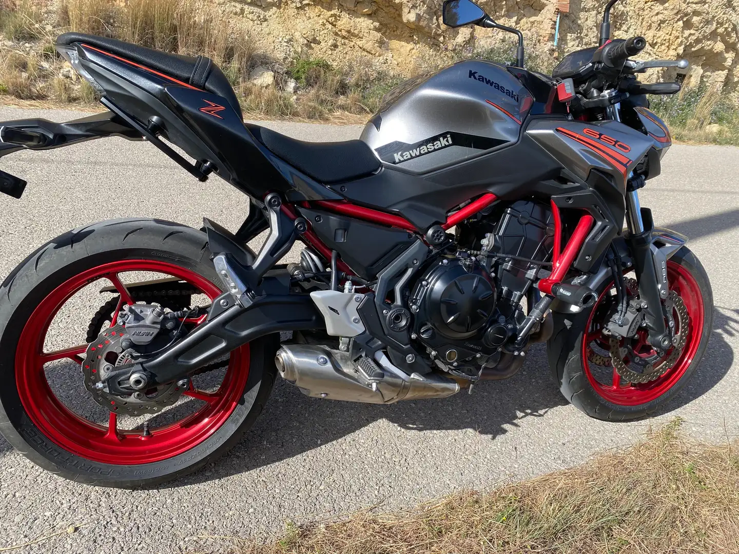 Kawasaki Z 650 Z650 (limitada) Argintiu - 2