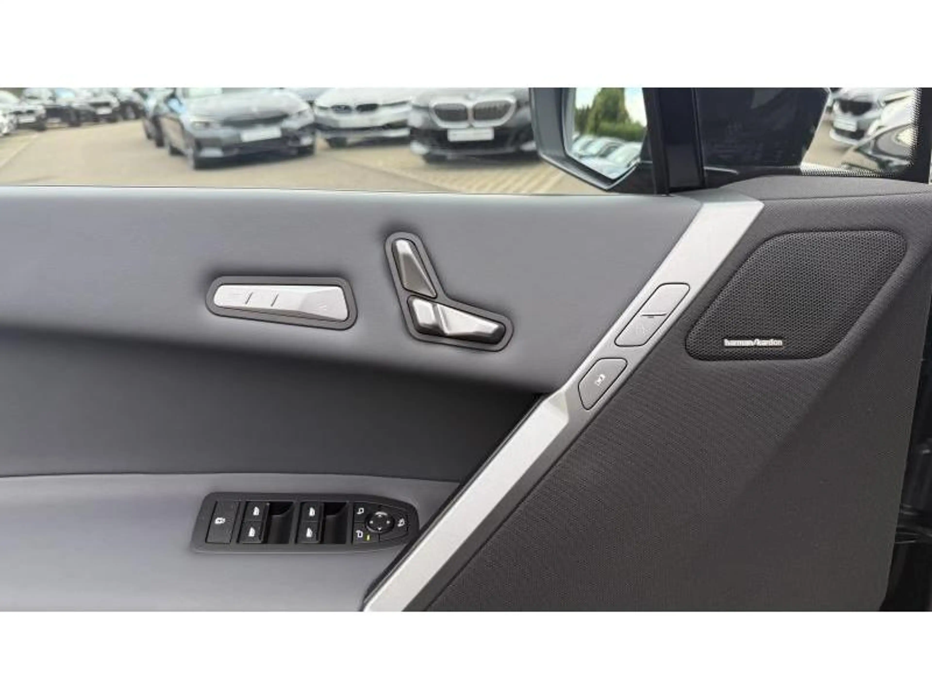 BMW iX xDrive 60 M Sport Pack Pro Attache Remorque Toit P — photo 9
