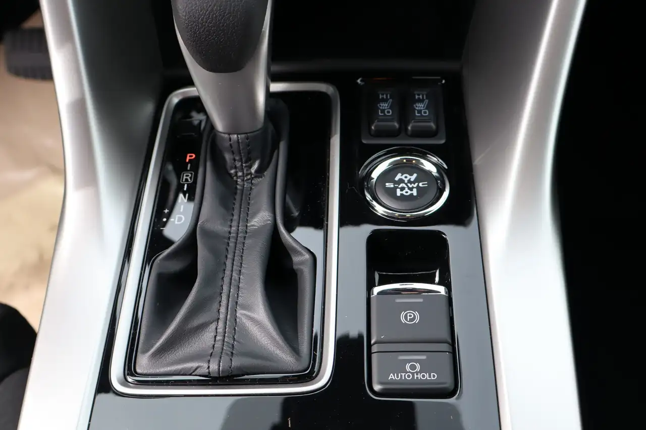 Mitsubishi Eclipse Cross снимка Mitsubishi Eclipse Cross