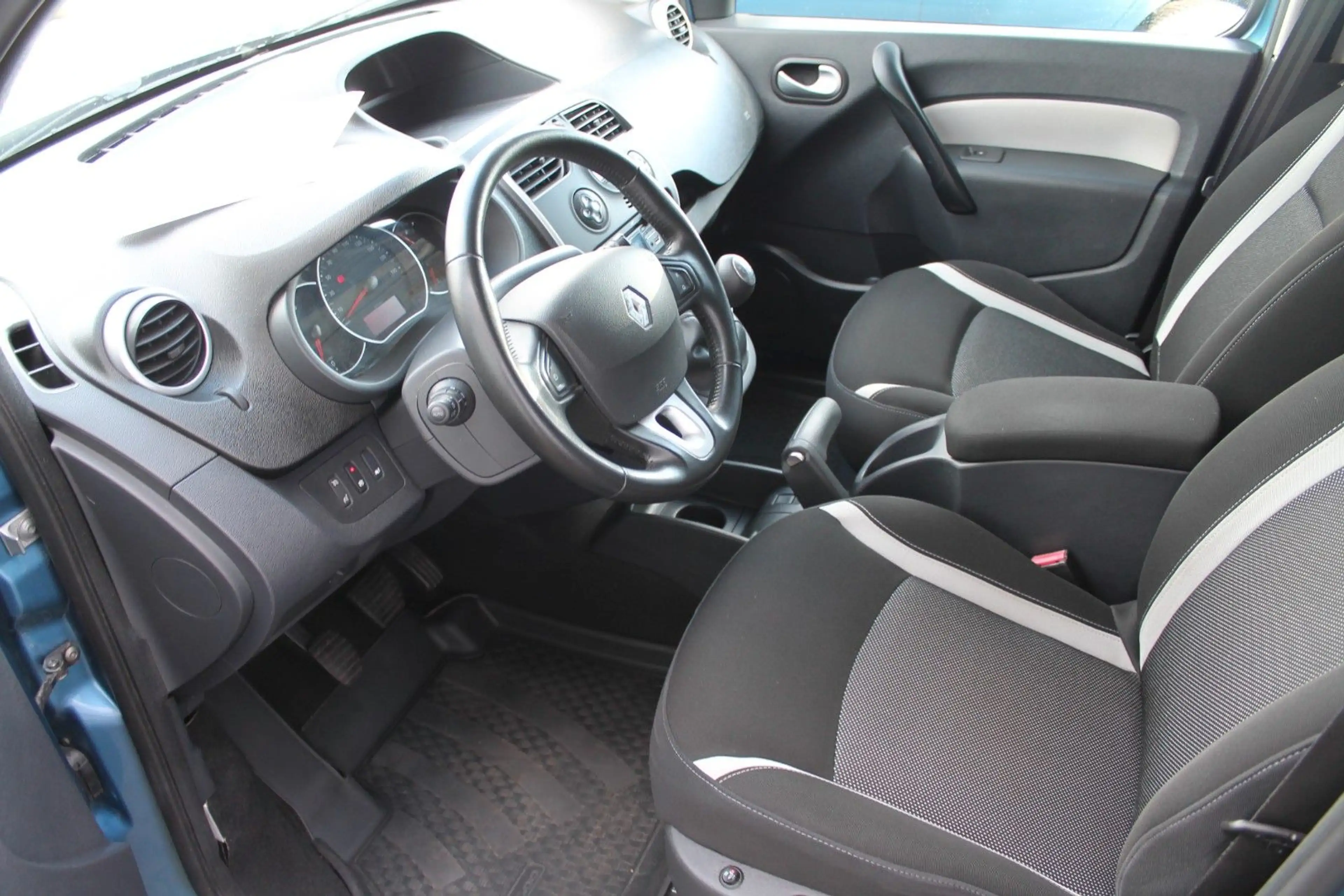 Renault Kangoo Paris *TÜV 08.2028* — photo 7