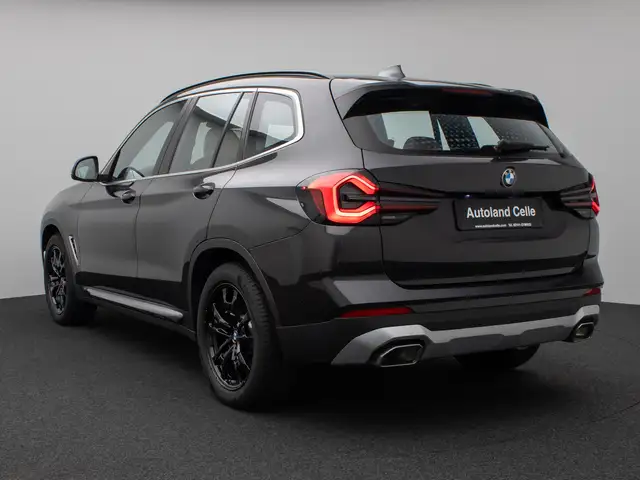 BMW X3 view 9