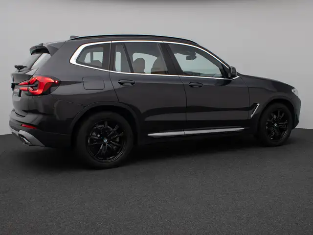 BMW X3 view 6