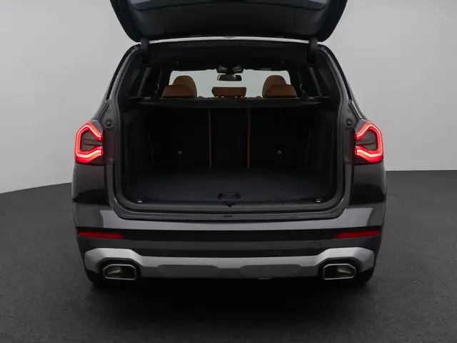 BMW X3 view 13