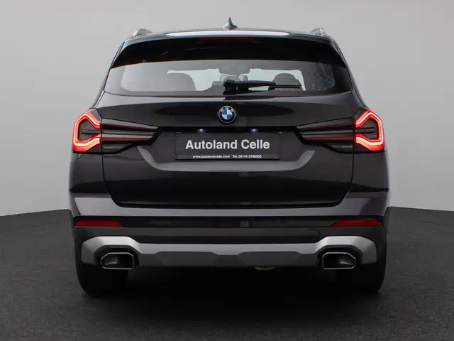 BMW X3 view 8