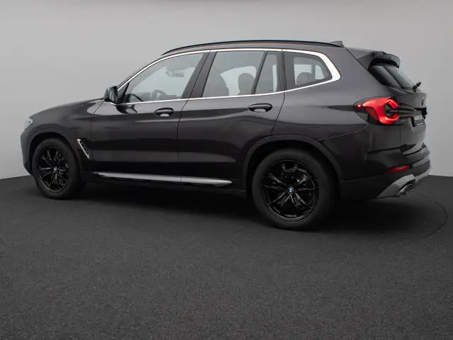 BMW X3 view 10