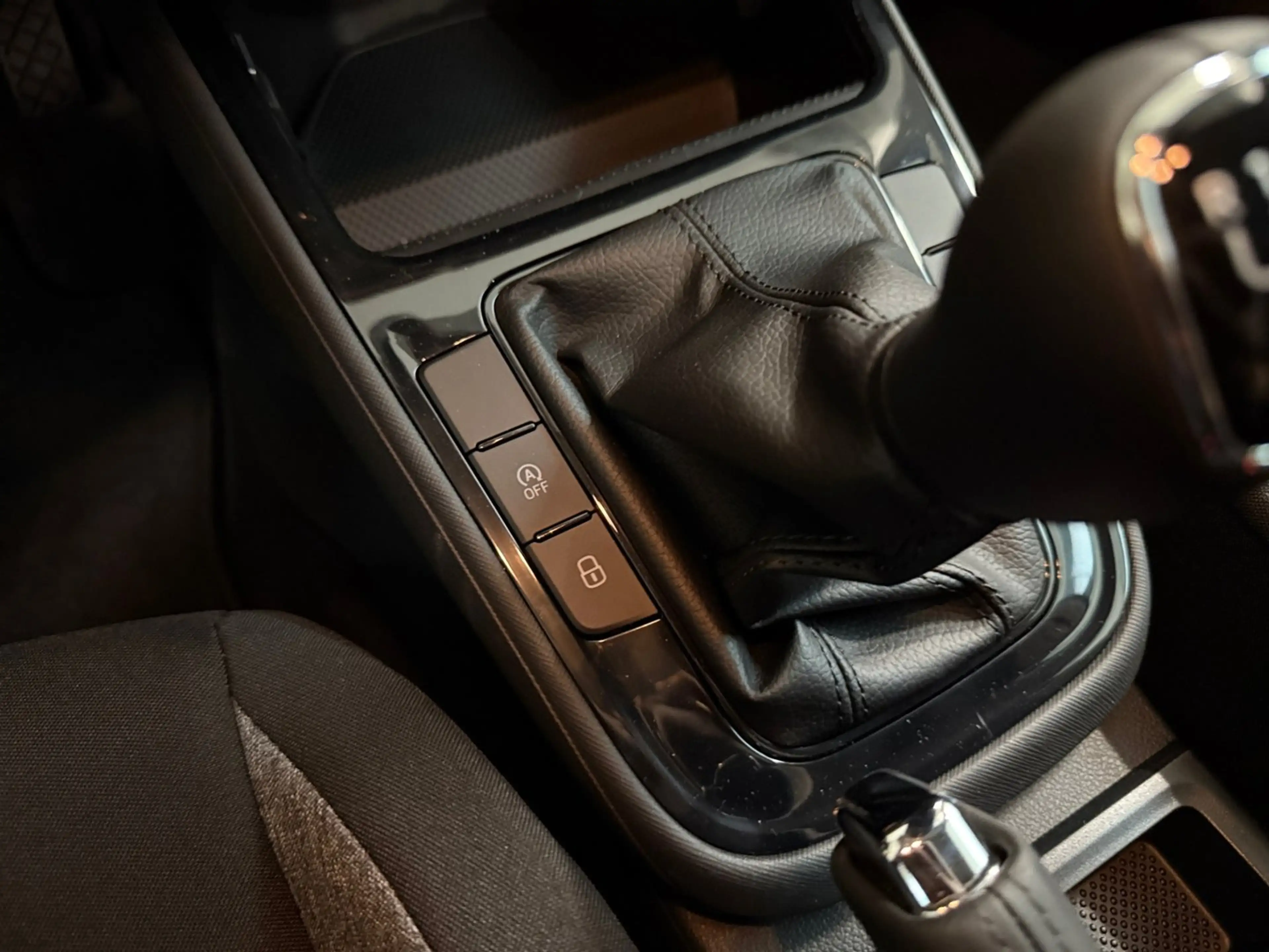 Skoda Fabia Essence — photo 17
