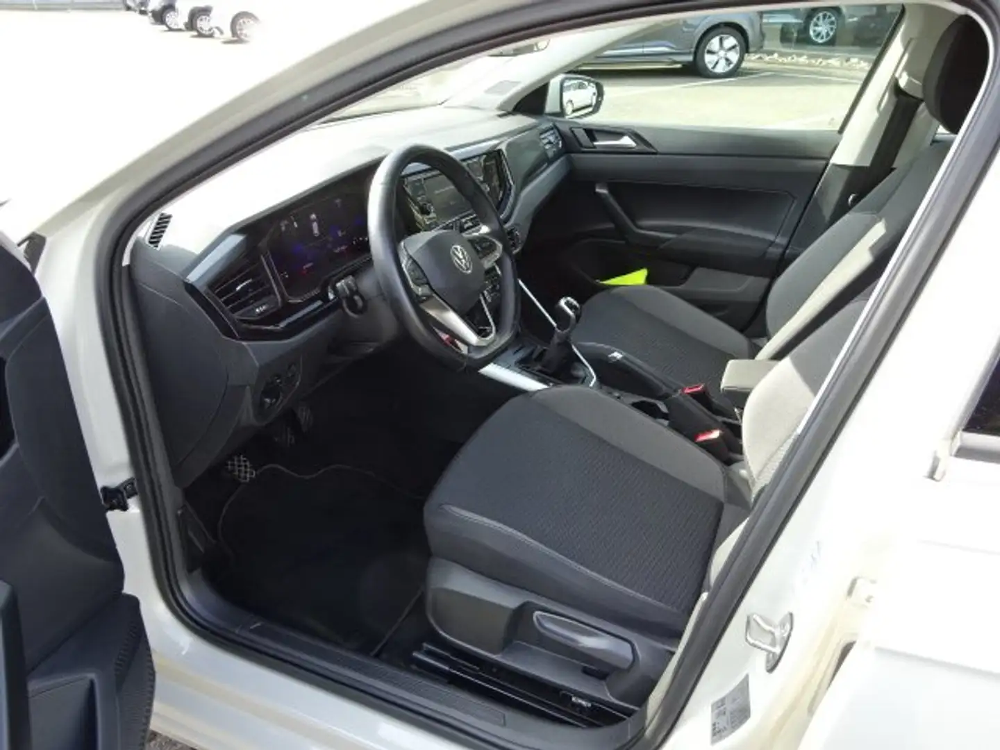 Volkswagen Polo 1.0 TSI Life*LED*PDC*Klima*Topzustand Gris - 2