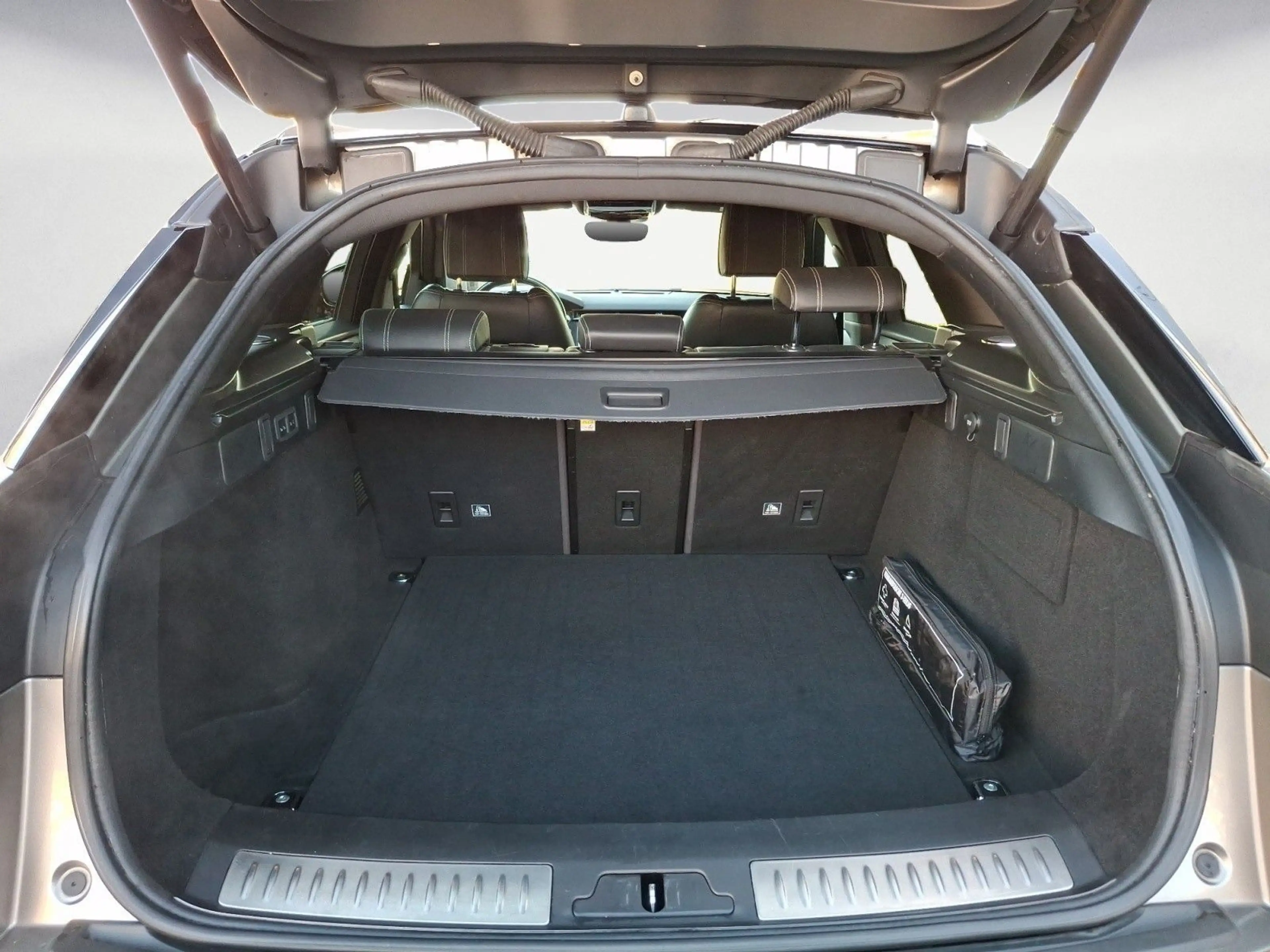 Land Rover Range Rover Velar 3.0 d HSE AHK, SHZ, Rückfahrka — photo 14
