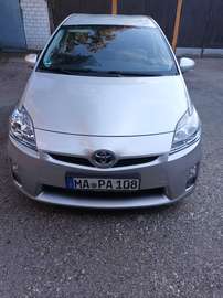 Prius (Hybrid)