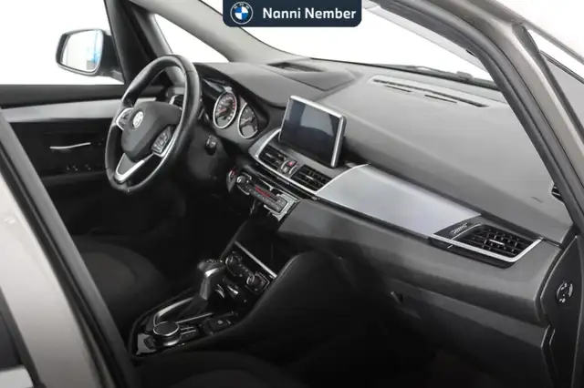 BMW 2 Series view 8