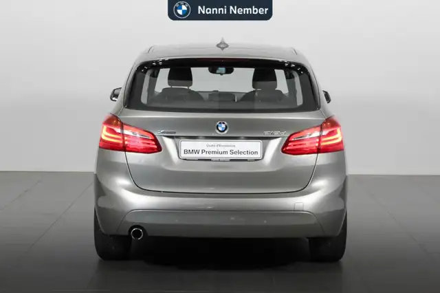 BMW 2 Series view 4