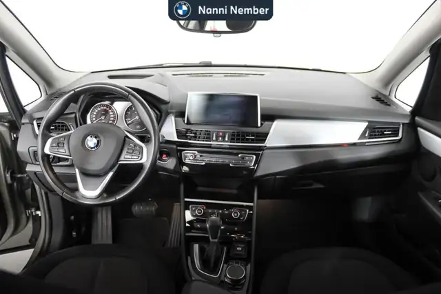 BMW 2 Series view 11