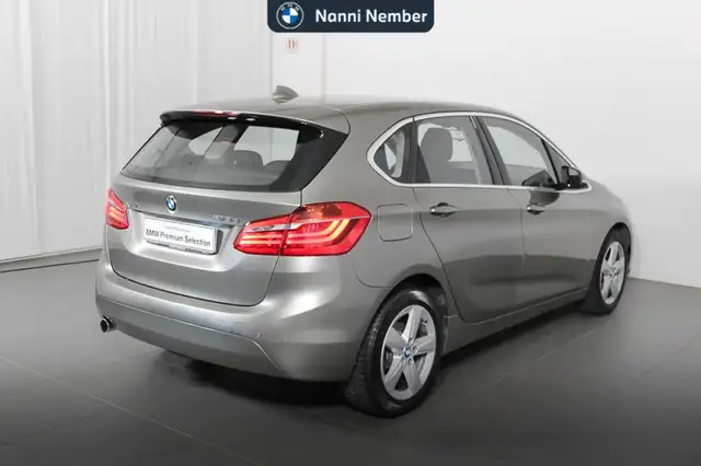 BMW 2 Series view 3