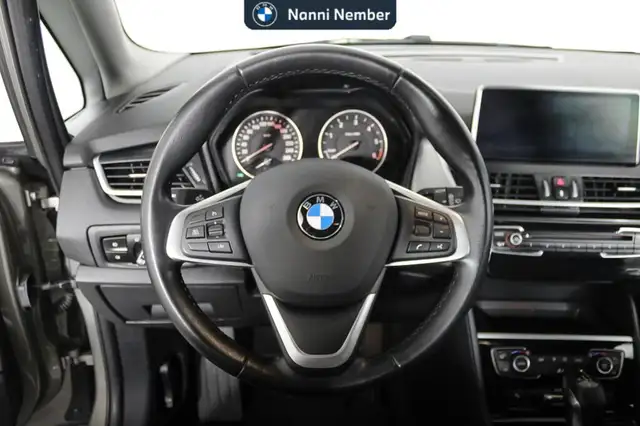 BMW 2 Series view 10