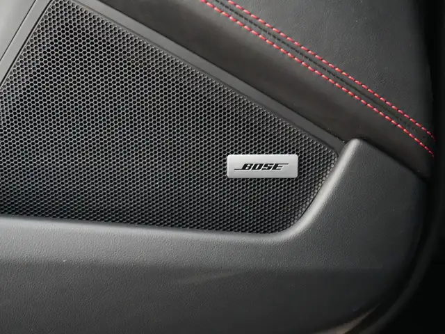 Porsche 911 view 15