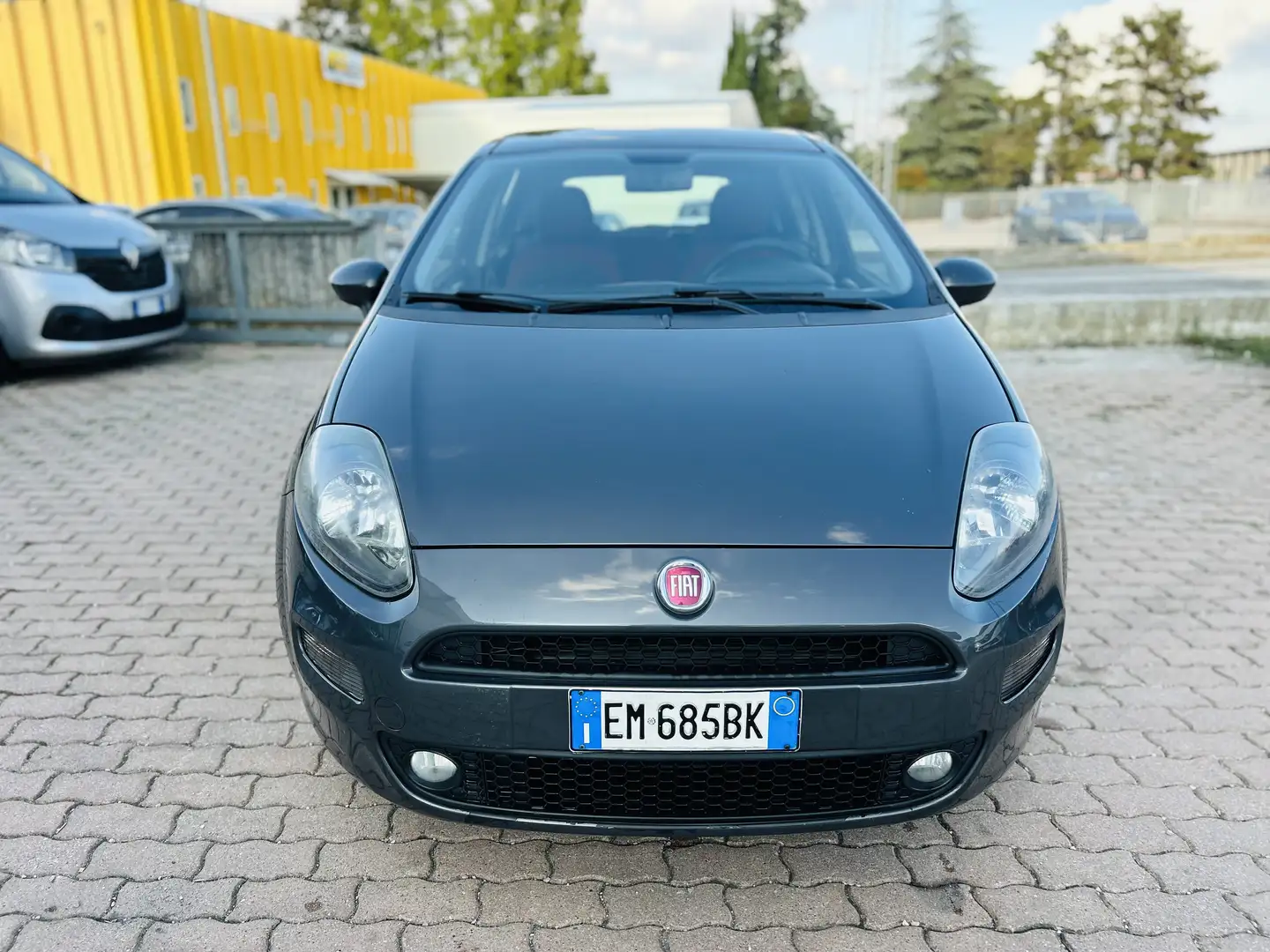Fiat Punto F I A T Punto 1.2 8V 5P Lounge - 2