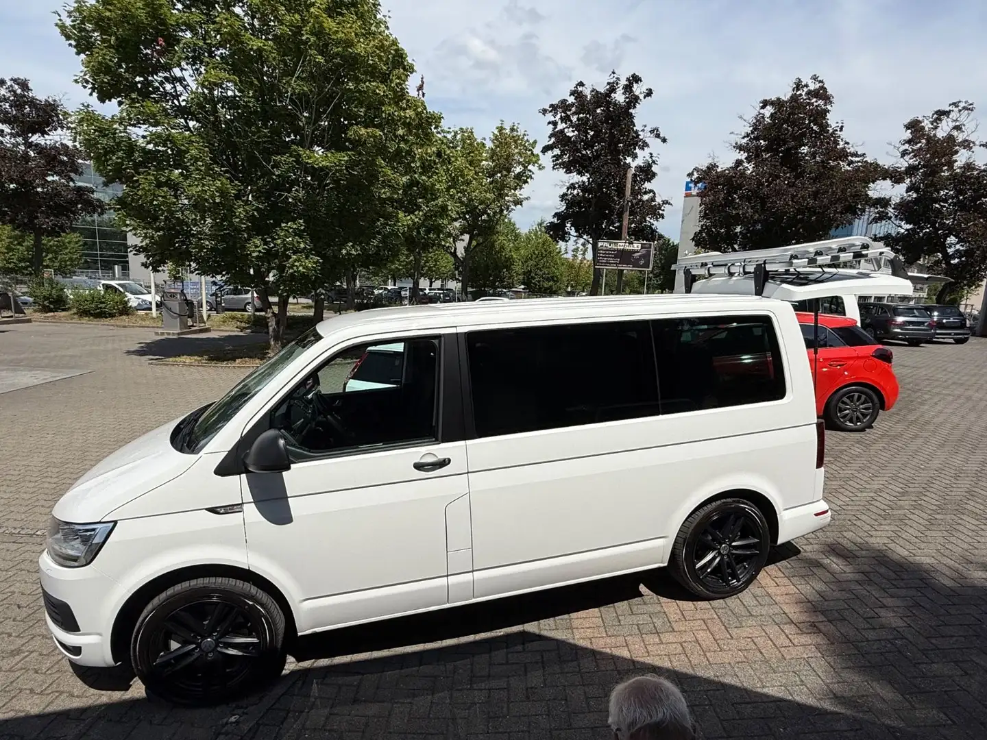 Volkswagen T6 Transporter T6  Bus Multivan Trendline 4Motion LED Autom Weiß - 2