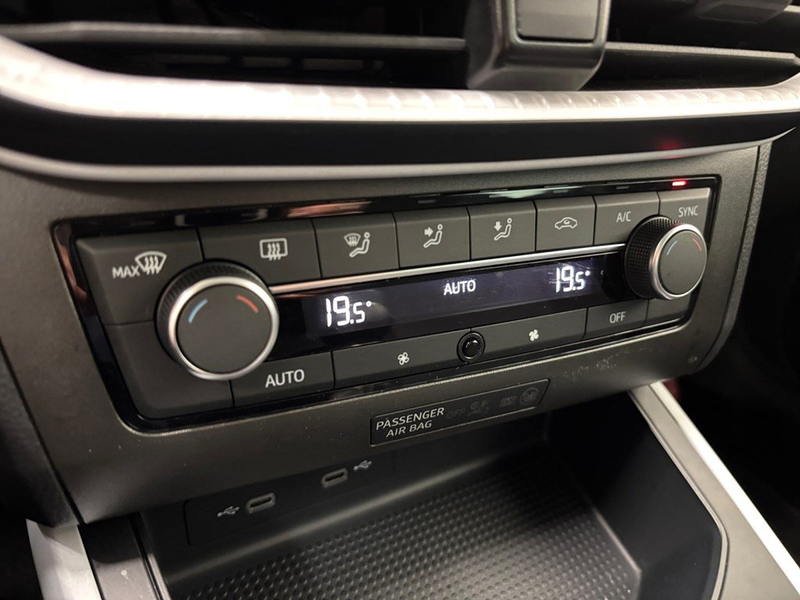 SEAT Arona 1.0Tsi Move — photo 13