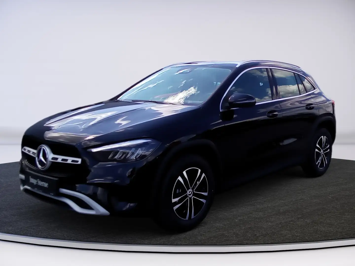 Mercedes-Benz GLA 180 Ö-Edition Schwarz - 2