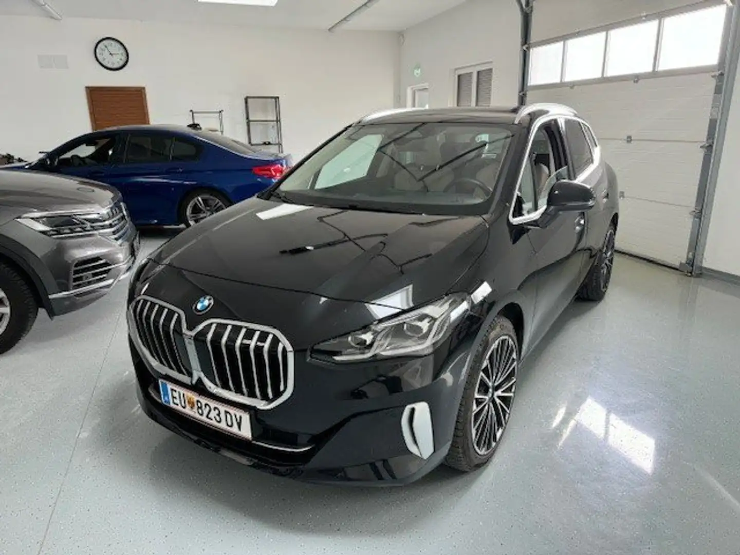 BMW 218 d Luxury Line Aut. Schwarz - 1