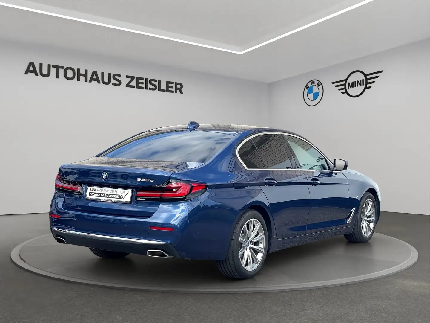 BMW 530 e Limousine LUXURY LINE Komfortsitze Head-Up Leder Blau - 2