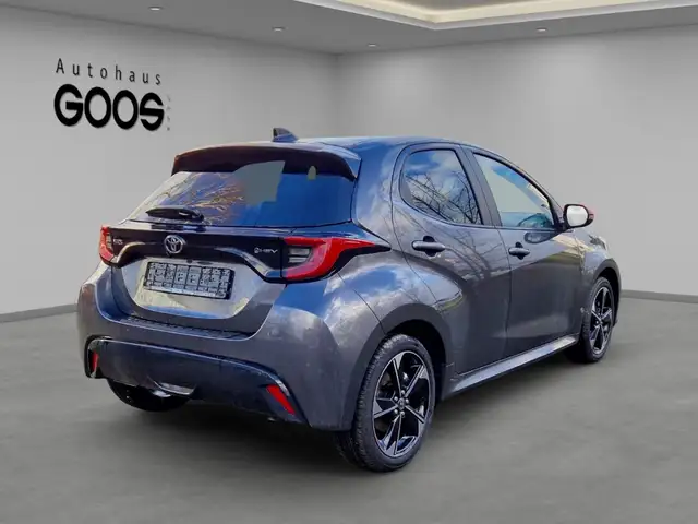 Toyota Yaris view 5