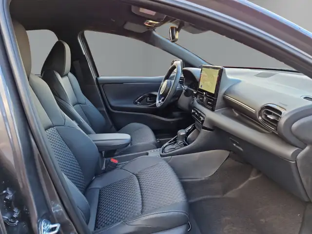 Toyota Yaris view 12