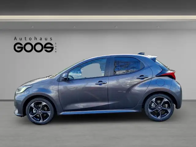 Toyota Yaris view 2