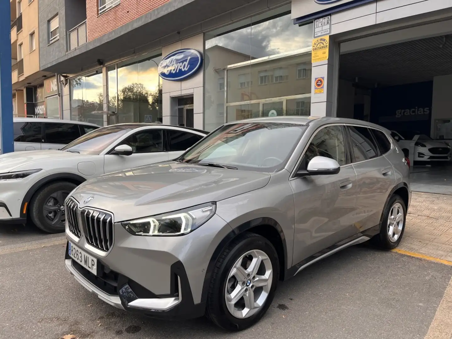 BMW X1 sDrive 18dA Plateado - 1