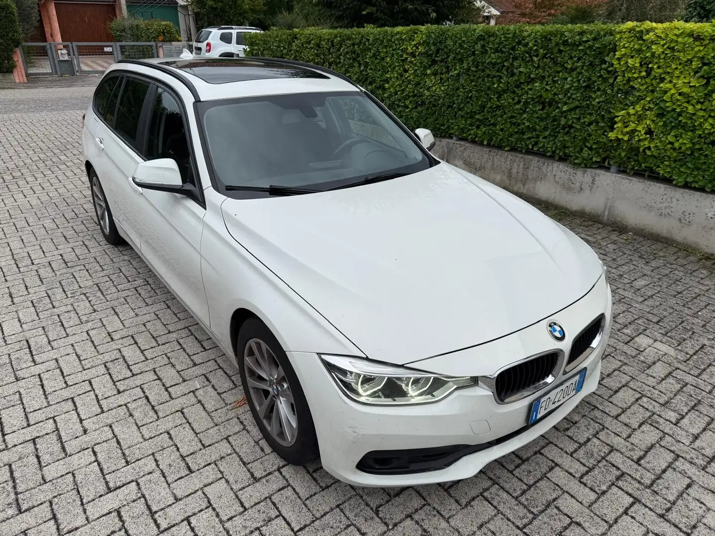 BMW 320 Serie 3 Touring 320D + doppio tetto panoramico Blanc - 2