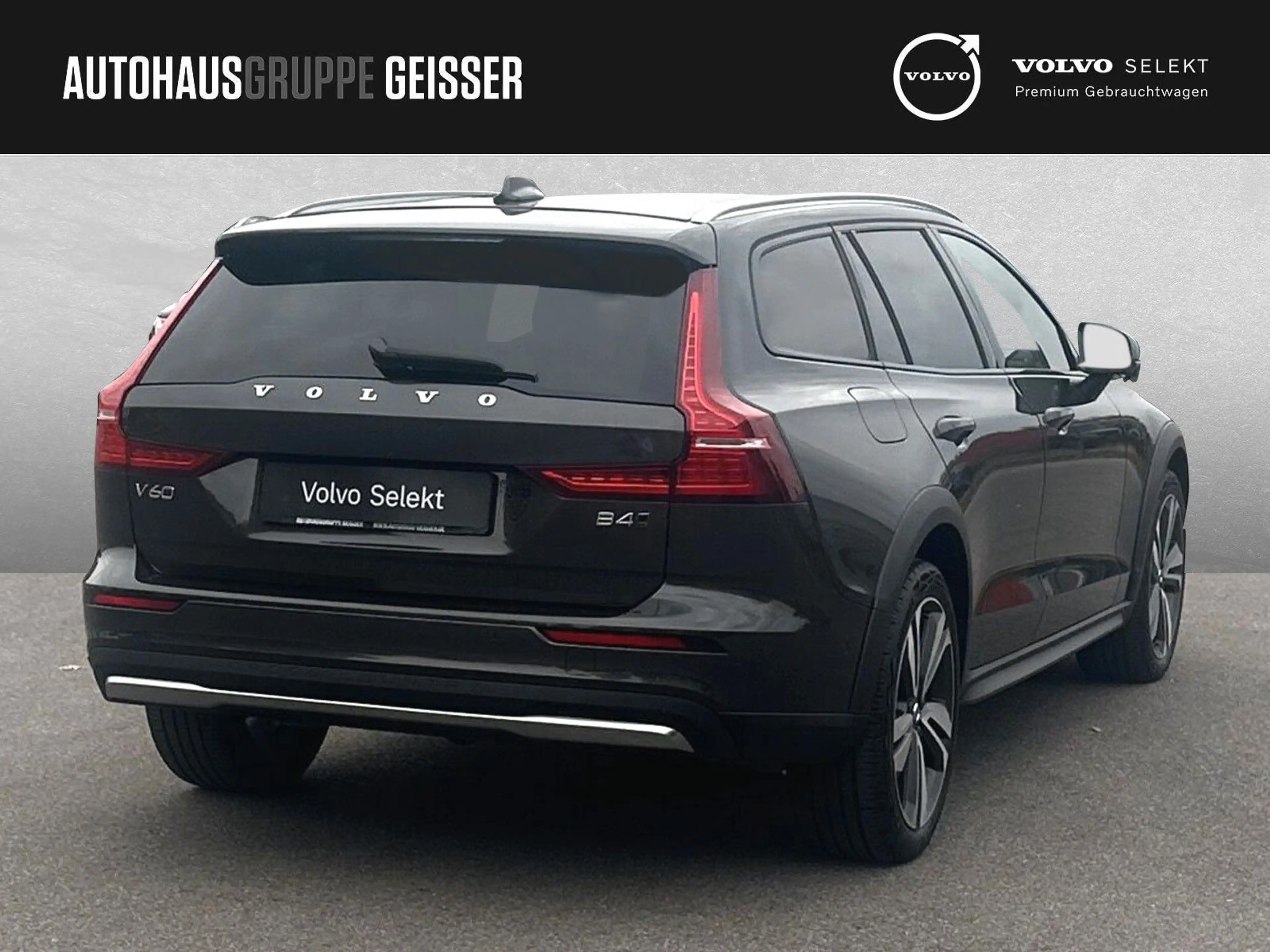 Volvo V60 Cross Country B4 AWD Plus AHK ACC LED — photo 7