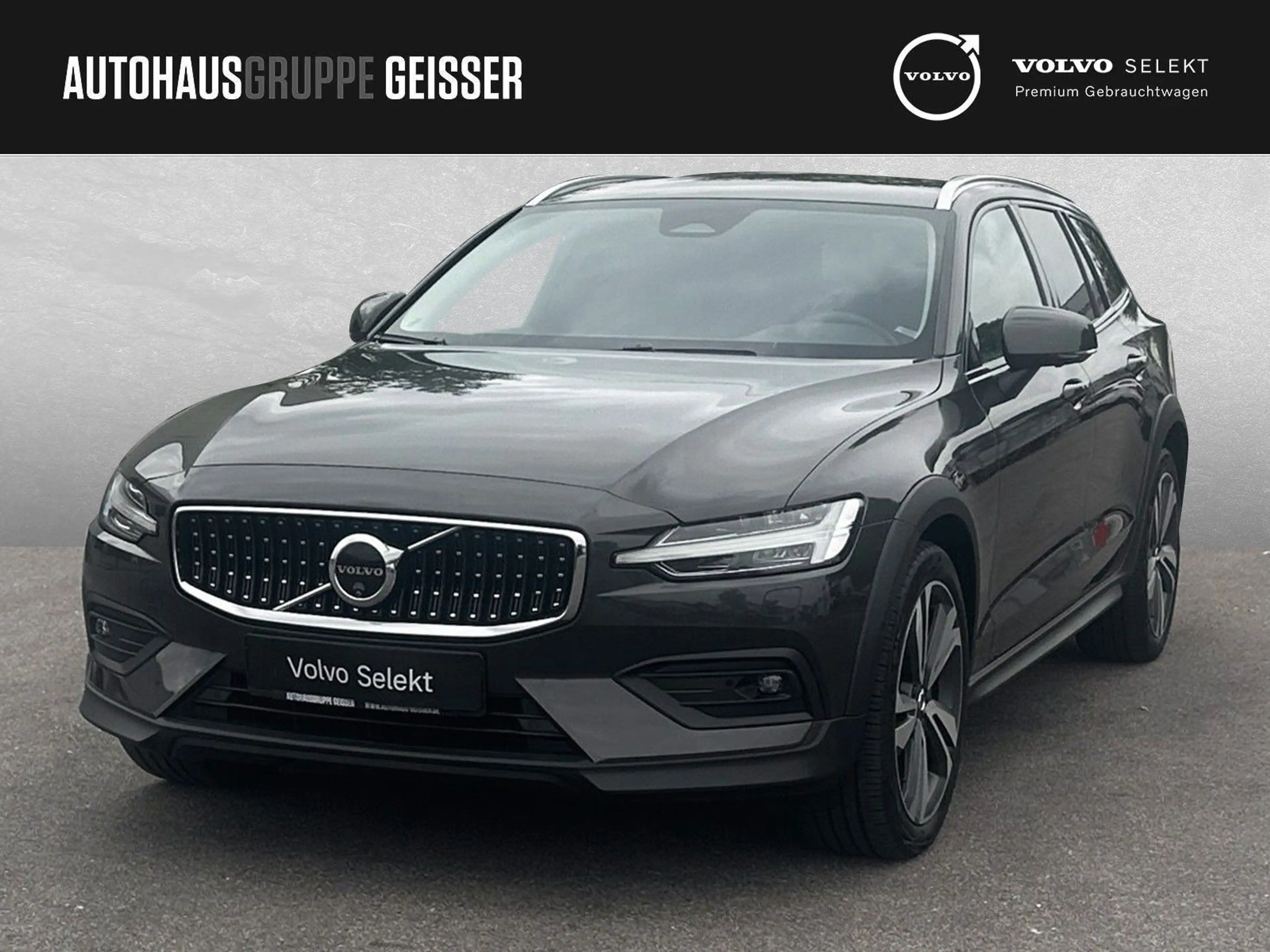 Volvo V60 Cross Country B4 AWD Plus AHK ACC LED