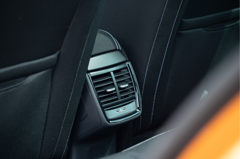 Skoda Kamiq 1.0 TSI Monte Carlo | Pano | Trekhaak | Camera | S — photo 42