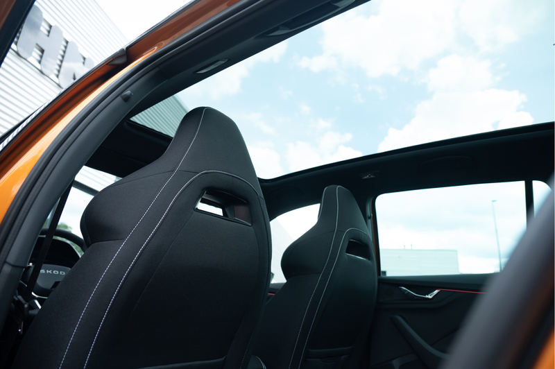Skoda Kamiq 1.0 TSI Monte Carlo | Pano | Trekhaak | Camera | S — photo 17