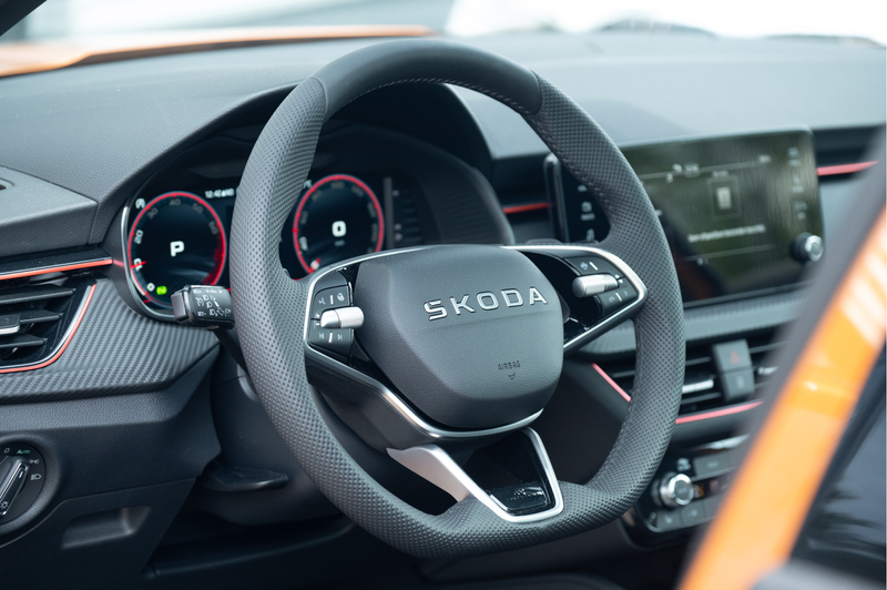 Skoda Kamiq 1.0 TSI Monte Carlo | Pano | Trekhaak | Camera | S — photo 19